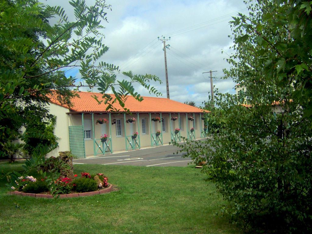 Le Mareuillais Hotel-Restaurant ภายนอก รูปภาพ